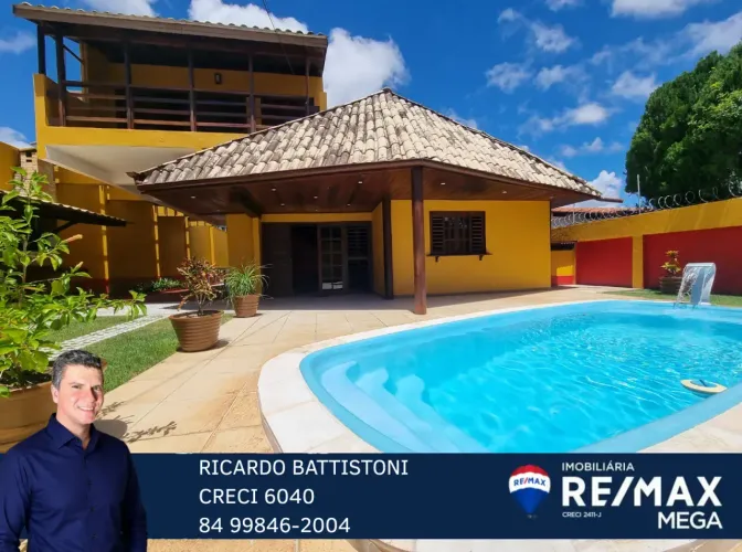 Linda casa com piscina em Ponta Negra ao lado da Praça do Disco