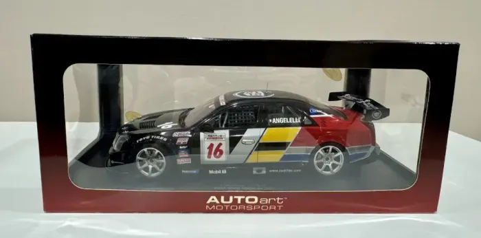 Autoart 1/18 Cadillac Cts-v Gt 2004 Na Caixa