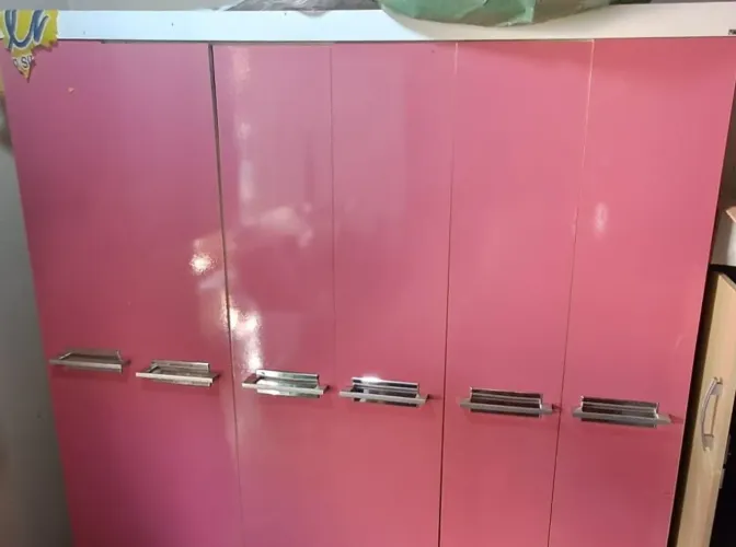 Guarda roupa 6 portas rosa