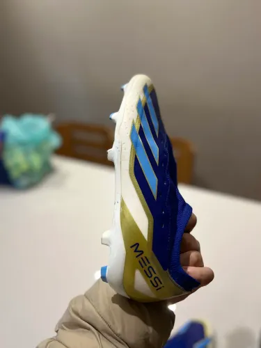 Chuteira Botinha Adidas Crazyfast Messi ( Possui cadarço )
