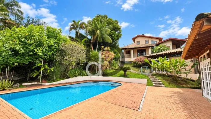 Casa com 3 quartos à venda, 340 m² por R$ 1.900.000 - Condomínio Chácaras do Lago - Vinhed