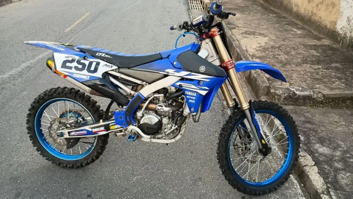 Moto Ficou 4 anos guardada