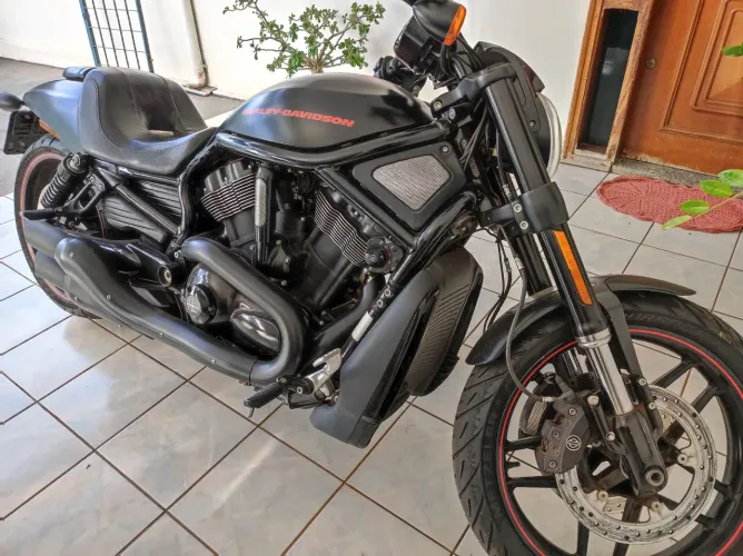 Harley v-rod night rod