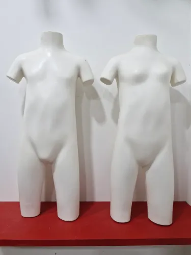Maniquins infantil