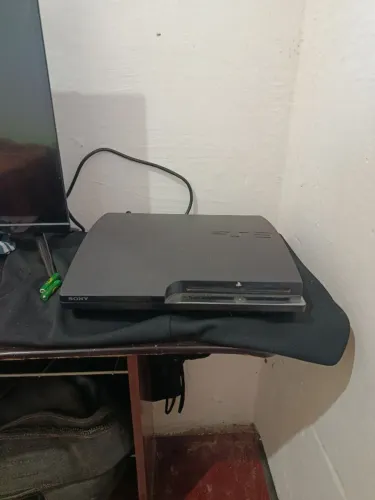 PS3 Completo com Vários Jogos no HD + Controle (Ótimo Estado)