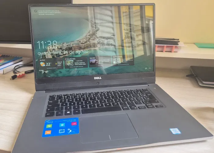 Notebook Dell i5, 4GB RAM, SSD de 1 TB