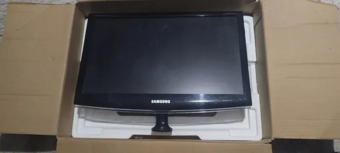 Monitor Samsung SyncMaster 2033SW Plus 20? - Funcionando