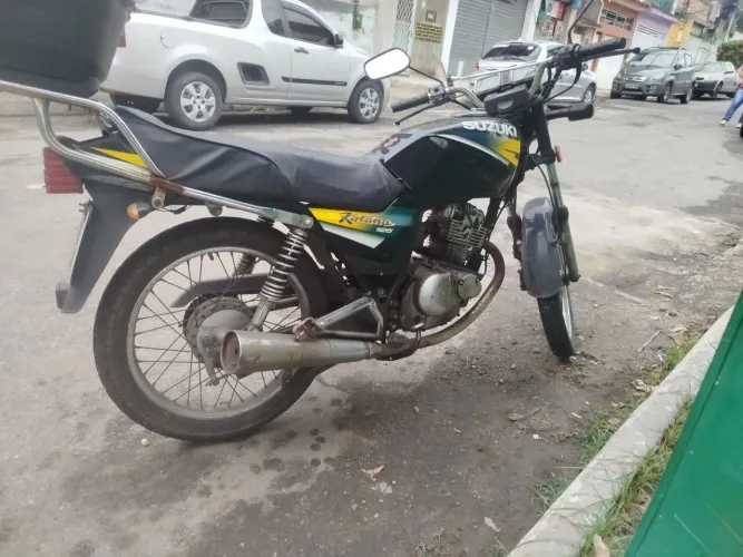 Moto Suzuki katana inteira e original 
