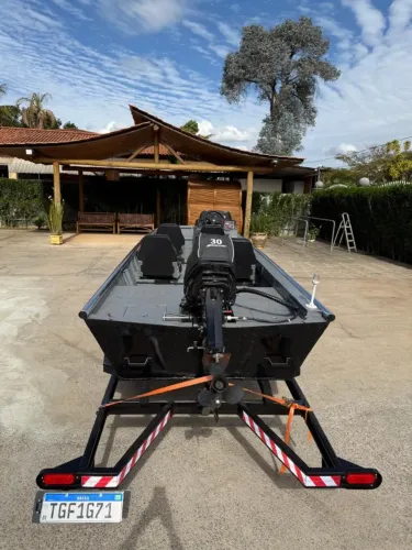Barco Semi Chato - Melhor Desempenho em Lagos .