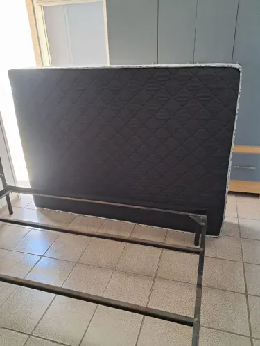 Cama + colchão de casal