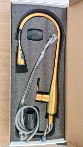 Torneira Gourmet de Cozinha Misturador Monocomando Extensível Dourada Escovada 
