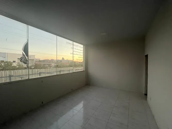 ALUGO SALAS COMERCIAIS (1 PISO) AURENY III