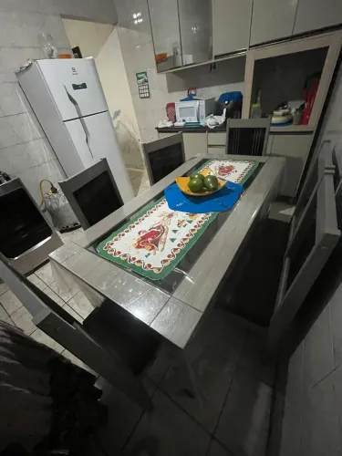 Mesa de Jantar 2 Metros 6 Cadeiras Madeira com Vidro Fumê - Ótimo Estado- Poá SP