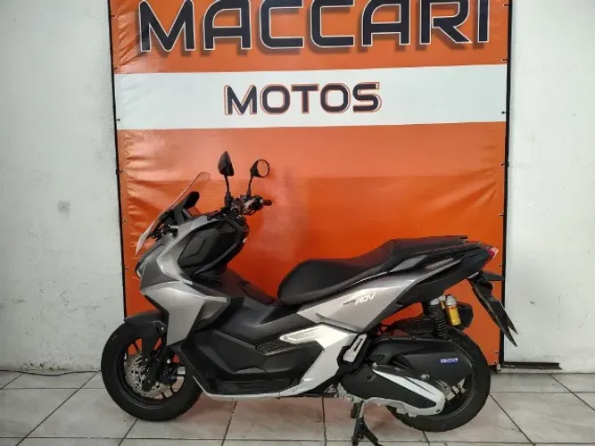 Honda ADV 160 cinza ABS