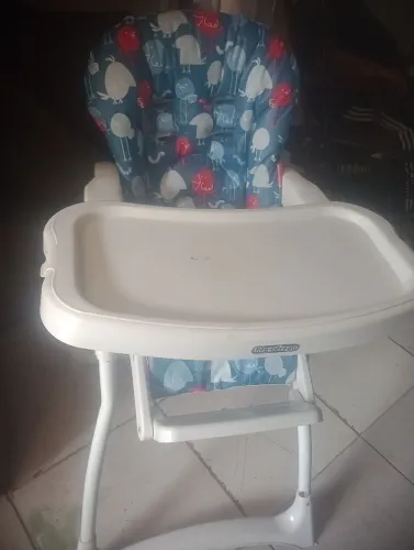 Vendo cadeira infantil 150 reais 