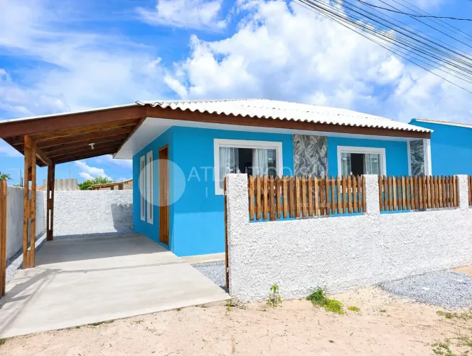 Casa á venda de esquina na Praia de Leste - Pontal do Paraná.