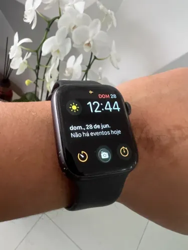 Apple Watch Series 6 44 mm preto com pulseiras extras e carregador