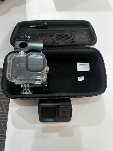 GoPro Hero 11 Black com acessórios e cartão 256gb