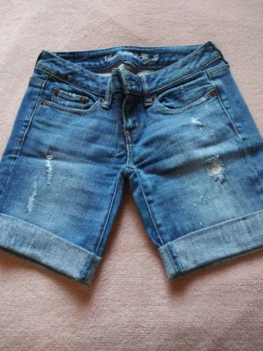 Bermuda jeans feminina.