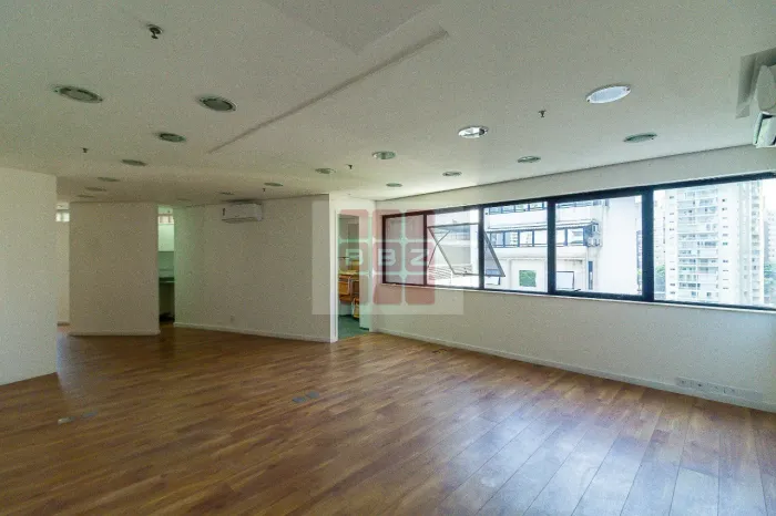 Espaço Comercial de Alto Padrão para Venda ou Locação em São Paulo - Paraiso: 1 Sala, 2 Ba
