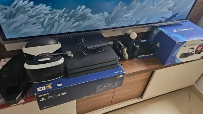Ps4 Pro 1tb PSVR + 2 controles + PSMove + Games