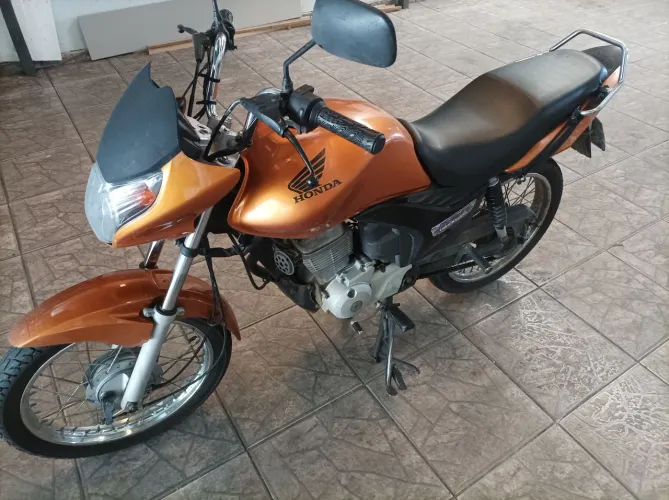 Titan 150 es 2010 