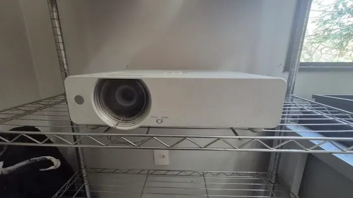 Projetor Panasonic 5500 lumens