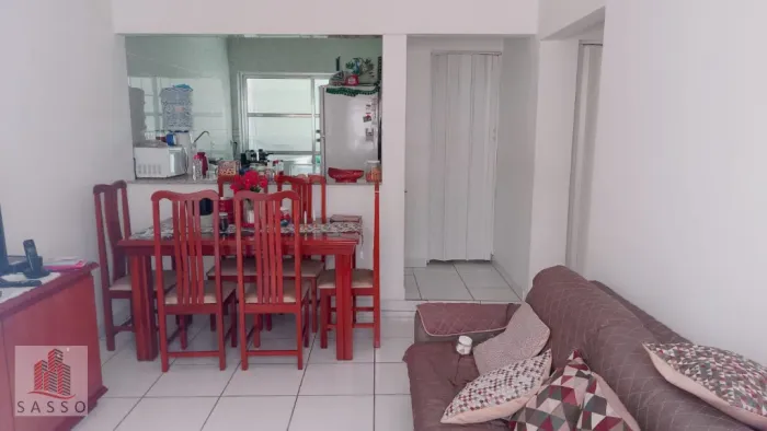 Vendo casa com 4 quartos no Canindé.