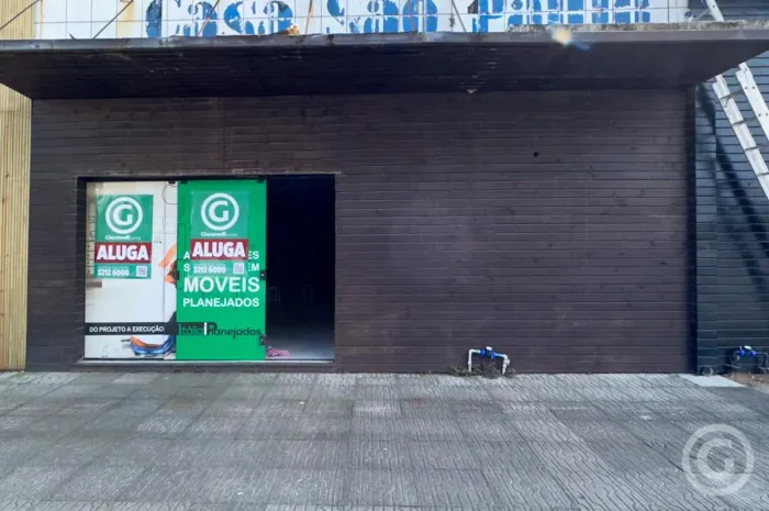 Loja ampla no bairro Humaitá, ideal para pequenos e médios empresários