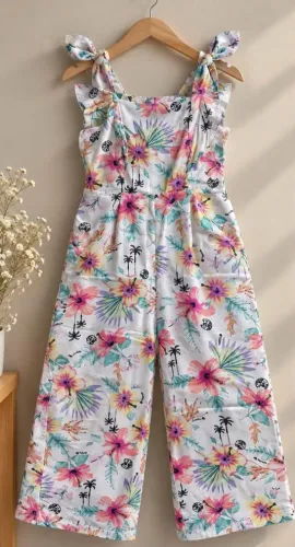 Macacão infantil floral 6 a 8 anos