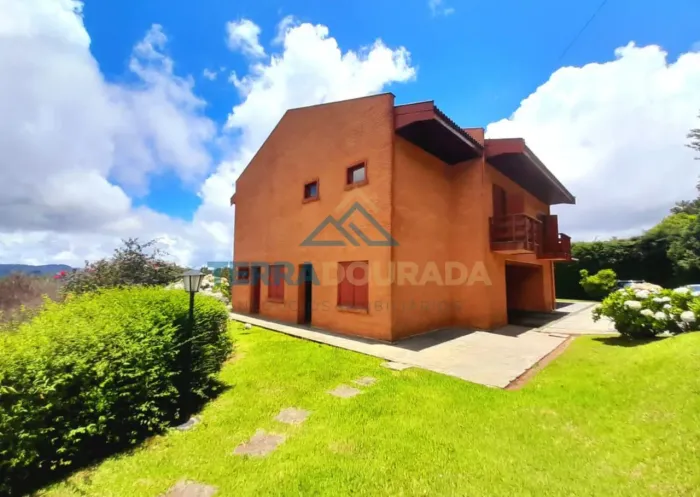 Casa à venda em Campos do Jordão-SP