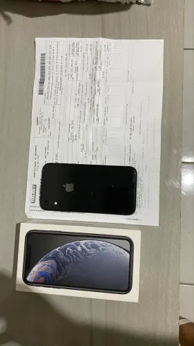 Vendo iPhone XR 128 giga com caixa nota fiscal celular todo original sem marca de usso