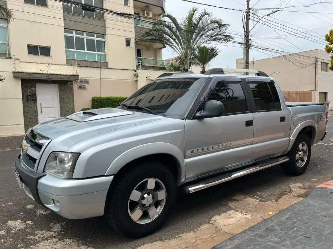 Chevrolet S10 P-up Executive 2.4 MPFI F.power CD 2011