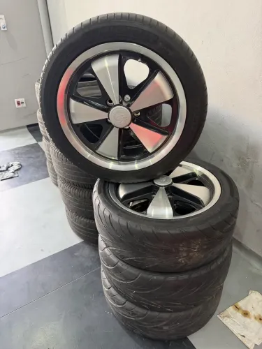 Rodas Fucks com pneus 225/45/17 furo 5/112