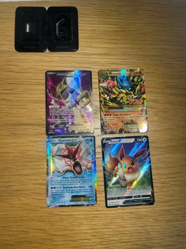 4 Cartas Pokémon EX/V Originais - Alakazam EX, M Lucario EX, Gyarados EX e Eevee V