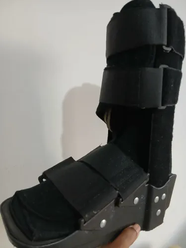 Bota Ortopédica para Pé Esquerdo - Seminova