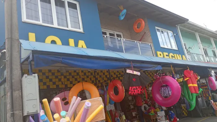 Loja de utilidades e flores