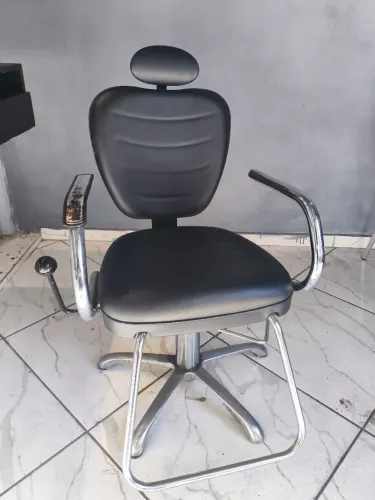 Cadeira de Barbeiro Hidráulica e Reclinável