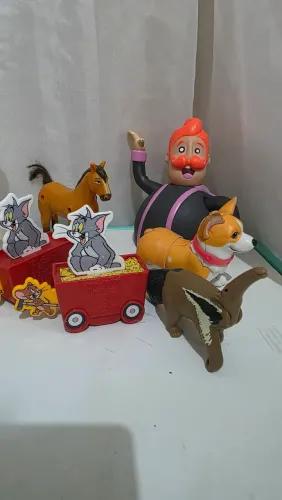 Brinquedos com preço variados 