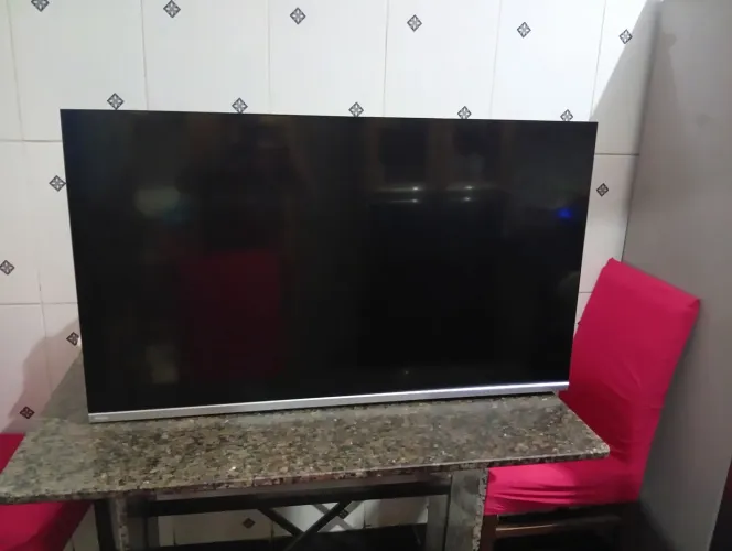 Tv Philips smart 4k 50 polegadas ( liga mais não dá imagem)