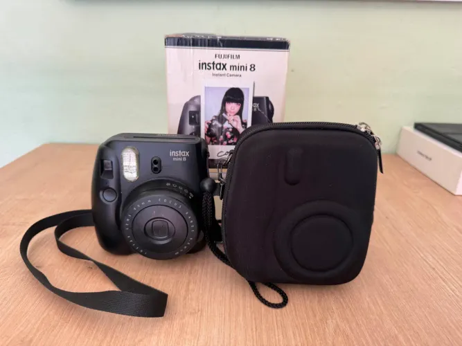 Câmera Instax Mini 8 - Excelente estado