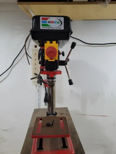 Furadeira de Bancada 110W-Motomil-FBH-130I-mandril 1/2-mesa giratória-alavanca 3 braços