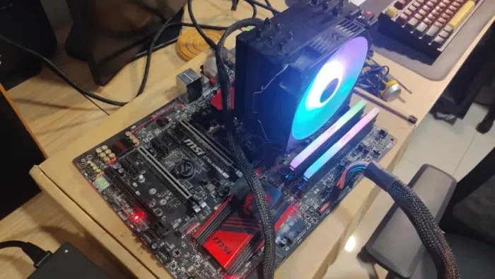 KIT Processador Intel Core i5-7600K com Gráficos Integrados - Placa mãe MSI Z170A LGA 1151