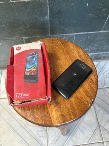 Motorola Razr D3 Dual Chip (2013) ? Para Colecionador ? C/ Caixa ? Não Testado
