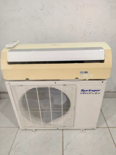 Ar condicionado splinge 9.000 BTUS gás recolhido manutenção