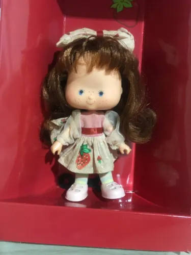 Antiga Boneca Moranguinho anos 90