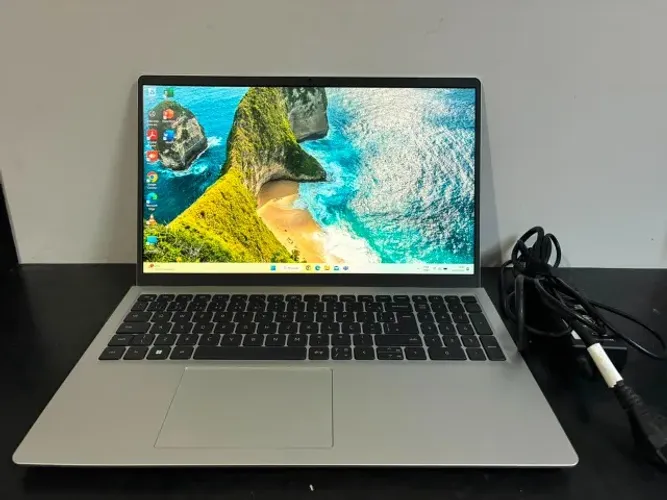 Dell Inspiron 15 3530 15,6" Core I7 1355U 32gb 512gb Windows 11 NVIDIA GeForce MX550 2gb