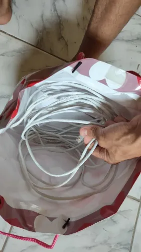 Cabo de internet aproximadamente 9 metros
