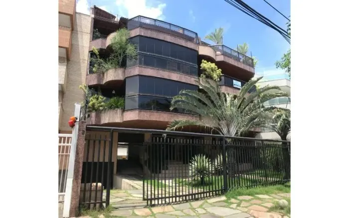 Apartamento três quartos à venda na Barra da TijucaApartamento três quartos à venda na Bar
