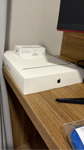 MacBook novo com mouse